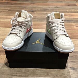 Nike Cream Sneakers with Red Swoosh